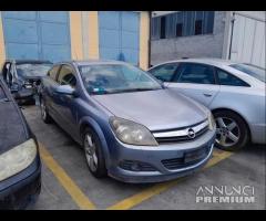 Opel Astra GTC 3 Porte Demolita - Per Ricambi - 3