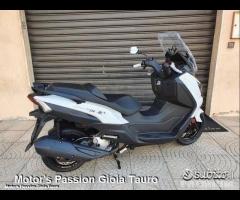 SYM Joymax Z+ 300 ABS TCS E5 Bianco Motor's Passio