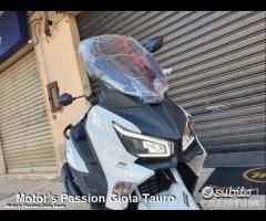 SYM Joymax Z+ 300 ABS TCS E5 Bianco Motor's Passio - 11