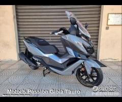 SYM CruiSym 300 ABS TCS E5 Grigio Motor's Passion