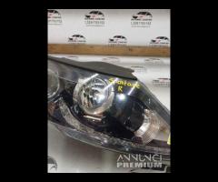 FARO ANTERIORE DESTRO KIA SPORTAGE 2012 921023U270