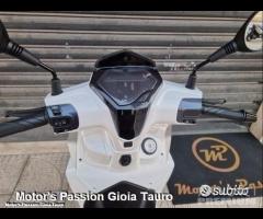 SYM Symphony 125 ST ABS E5 Bianco Motor's Passion - 12