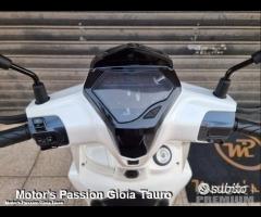 SYM Symphony 125 ST ABS E5 Bianco Motor's Passion - 13