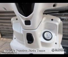 SYM Symphony 125 ST ABS E5 Bianco Motor's Passion - 14