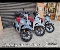 SYM Symphony 125 ST ABS E5 Bianco Motor's Passion - 20