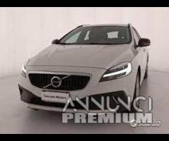 Volvo v40 cross country musata frontale