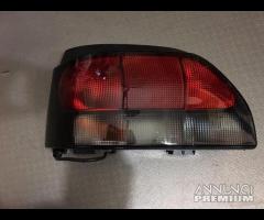 Fanalino posteriore sinistro Renault Clio 94-