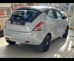 Lancia Ypsilon 1.2 69 CV 5 porte GPL Ecochic Gold - 13