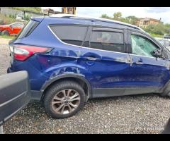 Ford Kuga 1.5 tdi 120cv anno 2017 incidentata - 9