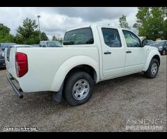 Nissan navara gancio traino - 1