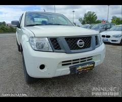 Nissan navara gancio traino