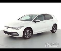 Volkswagen golf 8 anno 2022 ricambi