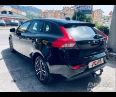 VOLVO V40 D2 'eco' Business - full led- navi GAN - 18