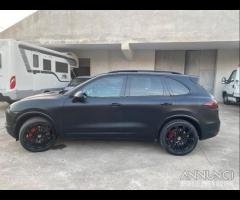 PORSCHE Cayenne Turbo 2011