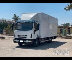 Eurocargo 75e16 e6 box e ped mt 6.20 2015 km 390mi