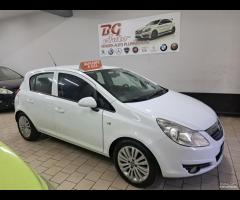 Opel Corsa 1.2 80CV 5 porte GPL 2010 unico prop - 1