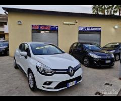 RENAULT CLIO 0.9 BENZINA/GPL START&STOP ANNO 2018 - 2