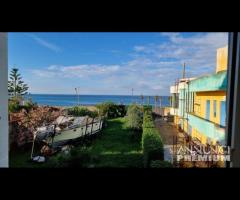 Venetico Marina fronte mare 3 vani con cantina