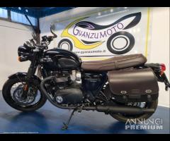 Triumph Bonneville T120 BLACK - 2023 IN GARANZIA