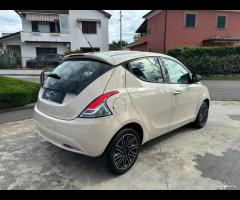 Lancia Ypsilon 1.2 69 CV 5 porte Gold