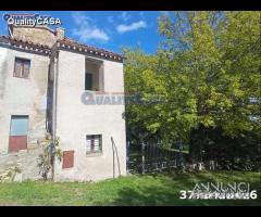 Casa rustica a serra san quirico