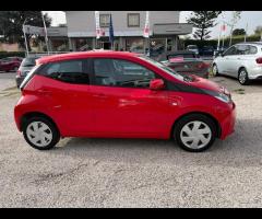 Toyota Aygo 1.0 VVT-i 69 CV 5 porte x-cool