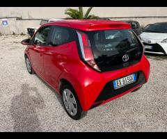 Toyota Aygo 1.0 VVT-i 69 CV 5 porte x-cool - 6