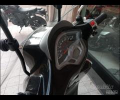 Piaggio Vespa 125 Sprint - 2014 7900 km - 7