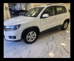 Volkswagen Tiguan 2.0 TDI 110 CV Cross BlueMotion - 8