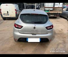 Renault Clio TCe 12V 90 CV 5 porte Moschino Life