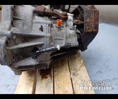 CAMBIO MANUALE 6M PF6 (004) - C010563 RENAULT MAST - 11