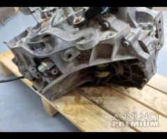 CAMBIO MANUALE 6M 3030002333 TOYOTA AURIS 2015 1.4 - 9