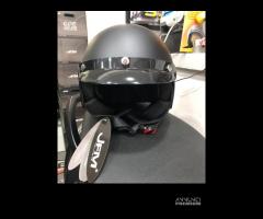 Casco jfm con visierino nero opaco