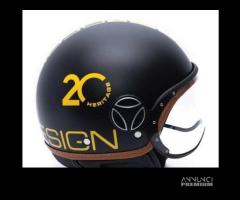 Casco momo design nero scritta gialla