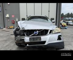 VOLVO XC60 per ricambi usati D5244T15 - 2