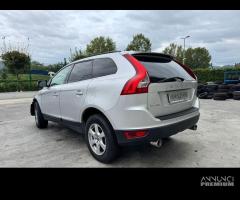 VOLVO XC60 per ricambi usati D5244T15