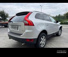 VOLVO XC60 per ricambi usati D5244T15 - 7