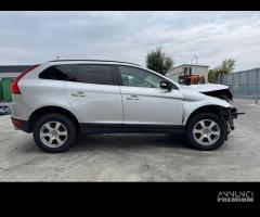 VOLVO XC60 per ricambi usati D5244T15 - 8