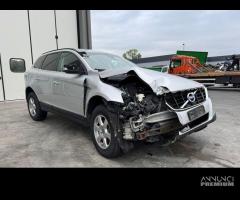 VOLVO XC60 per ricambi usati D5244T15 - 9