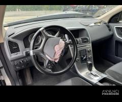 VOLVO XC60 per ricambi usati D5244T15 - 12