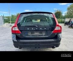 VOLVO V70 per ricambi usati D5244T10 - 6