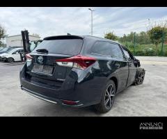 TOYOTA AURIS per ricambi usati 2ZRFXE - 7