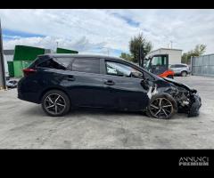 TOYOTA AURIS per ricambi usati 2ZRFXE - 8