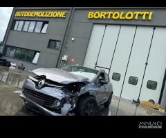 RENAULT CLIO per ricambi usati H4BA4