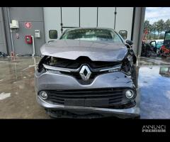 RENAULT CLIO per ricambi usati H4BA4