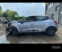 RENAULT CLIO per ricambi usati H4BA4