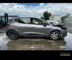 RENAULT CLIO per ricambi usati H4BA4 - 8