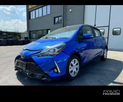 TOYOTA YARIS per ricambi usati 1KR - 3