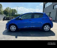 TOYOTA YARIS per ricambi usati 1KR - 4