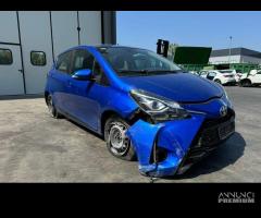 TOYOTA YARIS per ricambi usati 1KR - 9